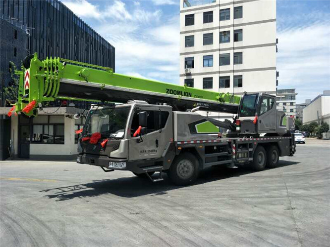 定兴县跨街广告牌的高空安装注意事项